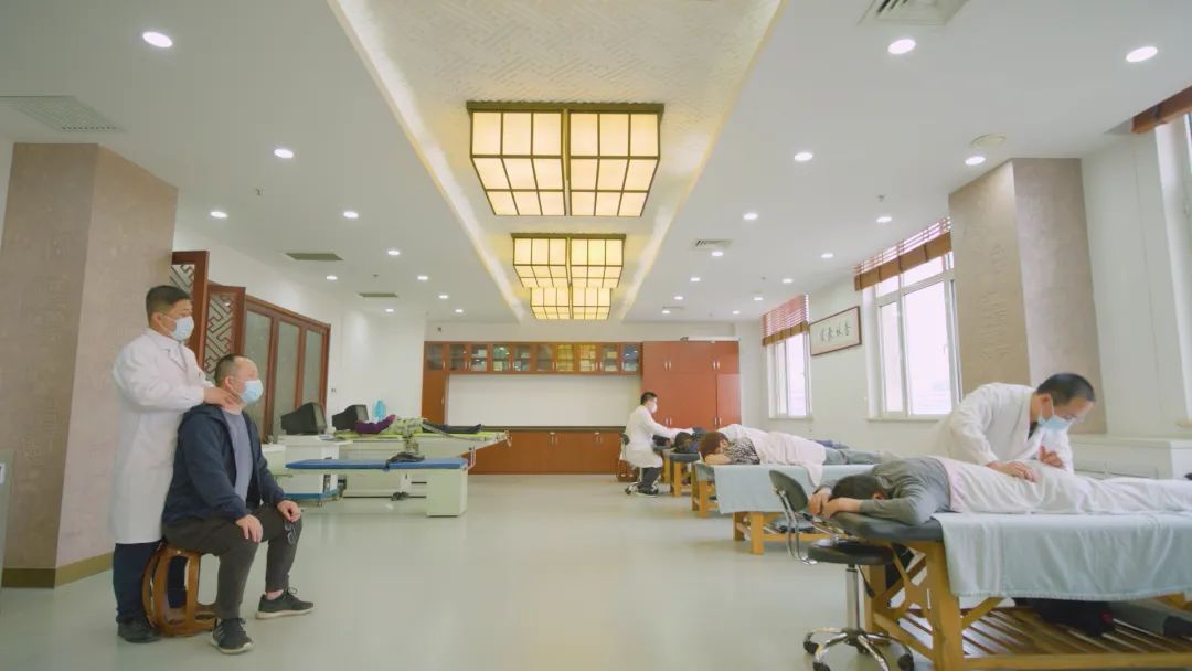 鏡頭裡(lǐ)的故事(shì)——悠悠草藥香 漫漫懸壺路(圖8) 微信圖片_20220802153401.jpg