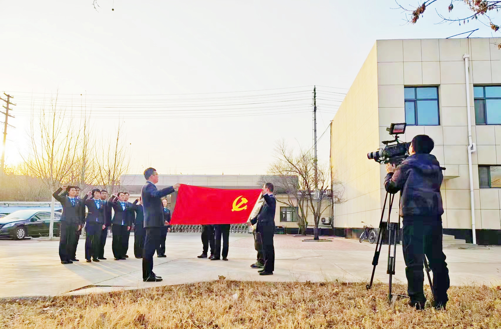 人勤春來早 實幹啓新程(圖9) 遠.jpg