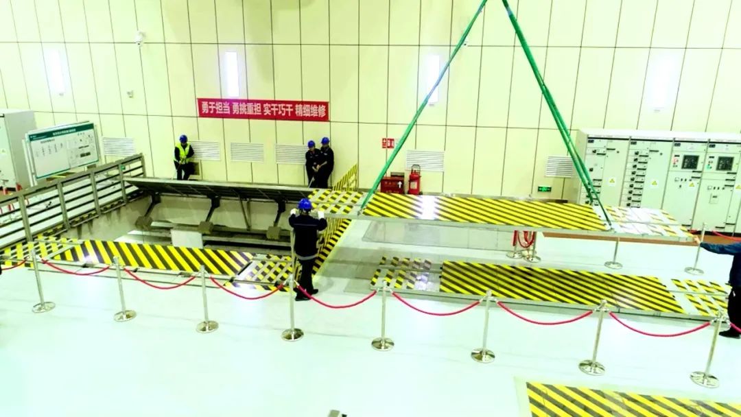 鏡頭裡(lǐ)的故事(shì)——至愛無言,英雄掌燈人(圖10) 640 (7).jpg